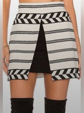 Alice + Olivia Black and Cream Aztec Daysi Mini Skirt 12